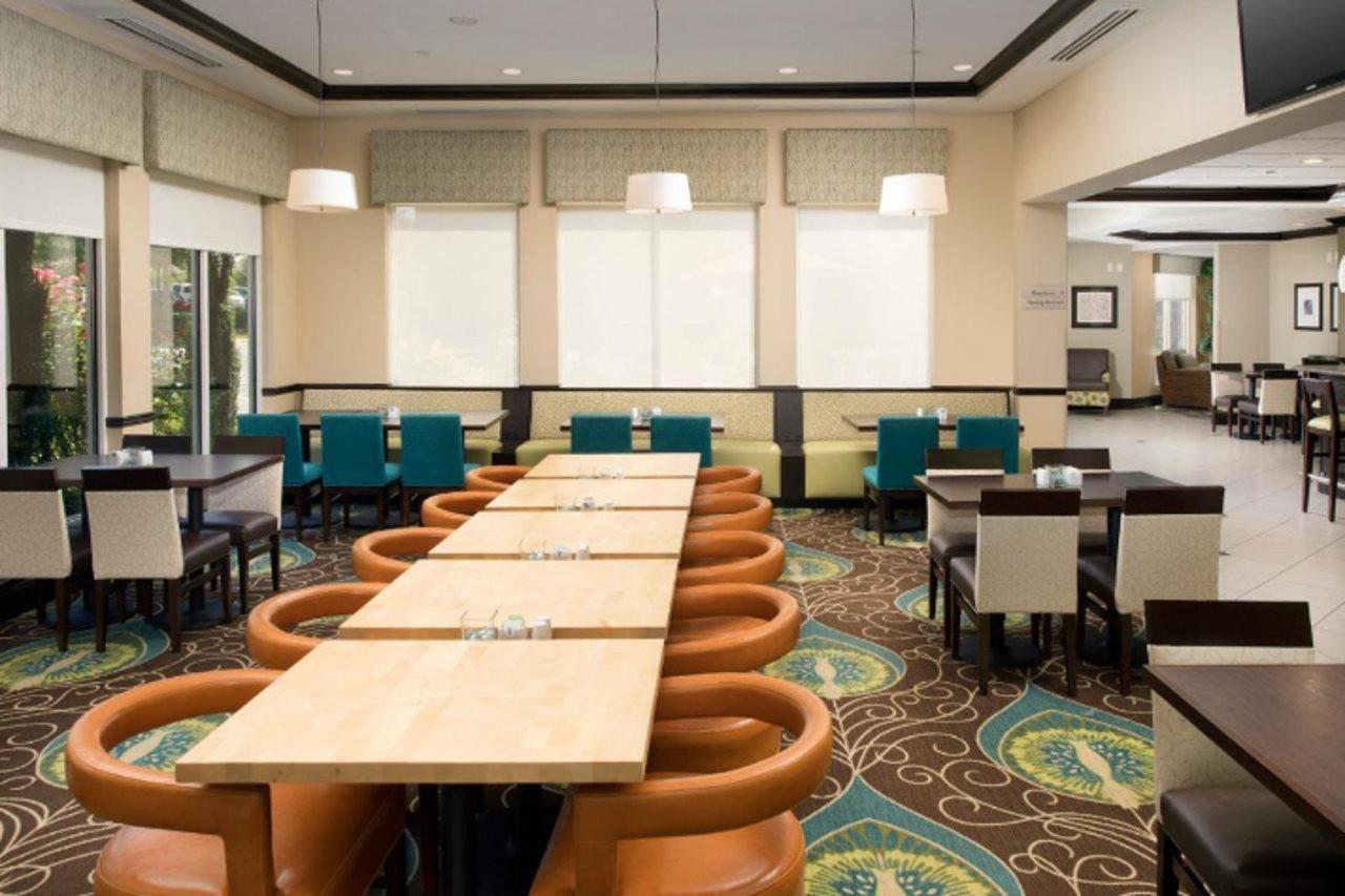 Hilton Garden Inn Winston-Salem/Hanes Mall Exterior photo